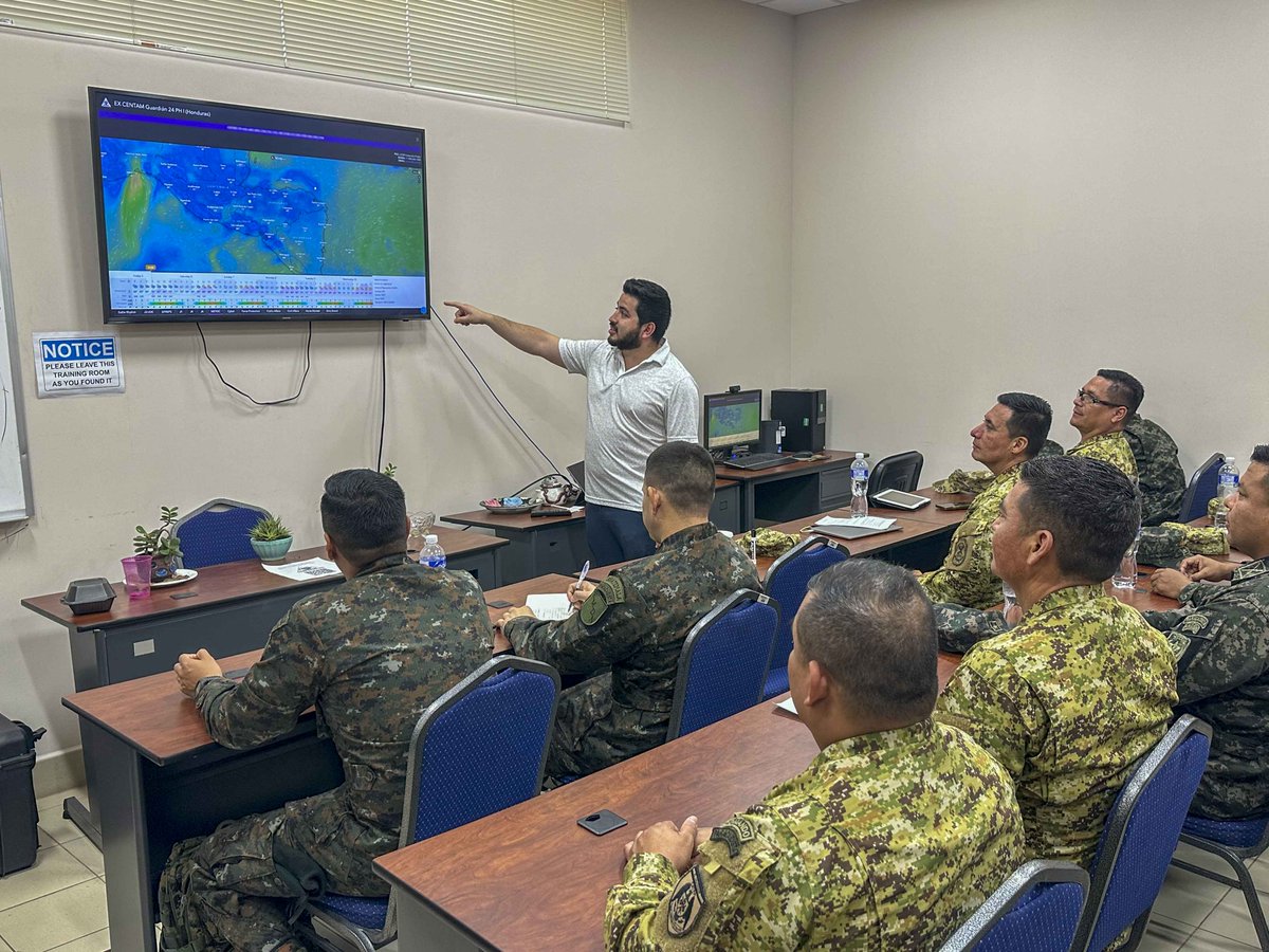 A look at multinational training during exercise #CENTAMGuardian24 on #SOUTHCOM's'Enhanced Domain Awareness' common sharing platform that enables the curation of meaningful projects as a team with data spanning commercial, publicly available, academic & government. @usembassyhn
