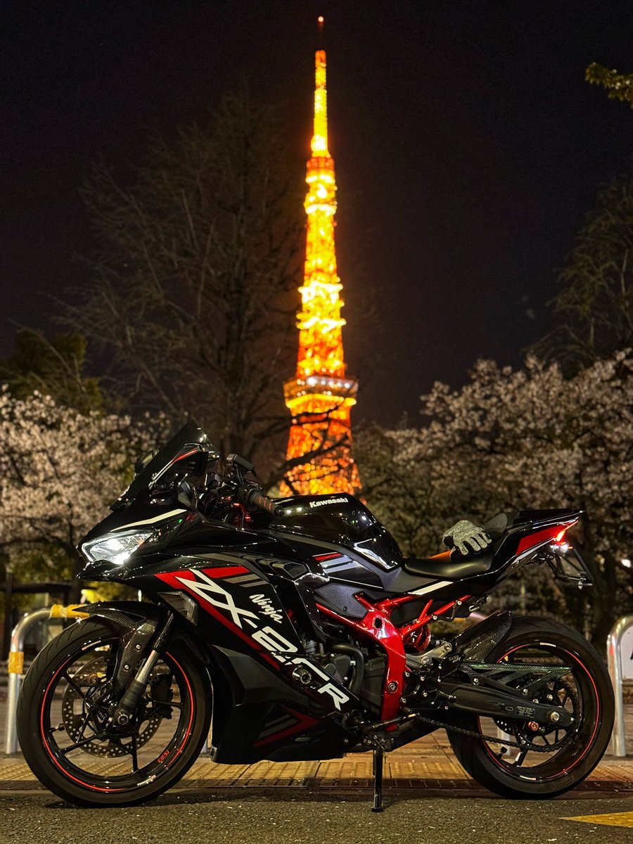 東京タワー🗼とバイク🏍️と桜🌸
#バイク乗りと繋がりたい