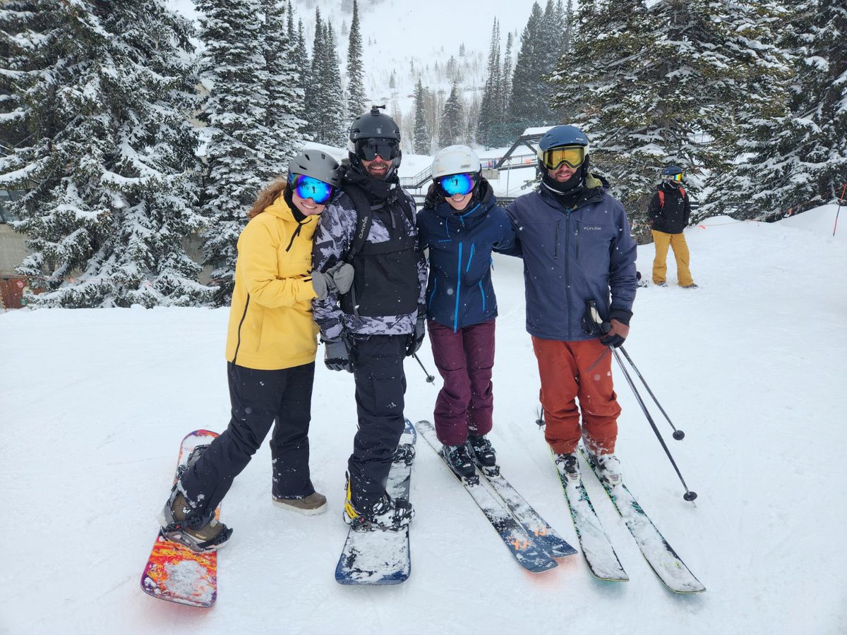 When @VTHNFE Alum connect in Utah! 🎉 Karen from the @davykevinp Lab (who was out shredding just 12 weeks after having a beautiful baby boy!) Joey from the @MHulver Lab Me from @DavyBrenda Lab And some guy that did his PhD at Johns Hopkins @JasonSynaptic