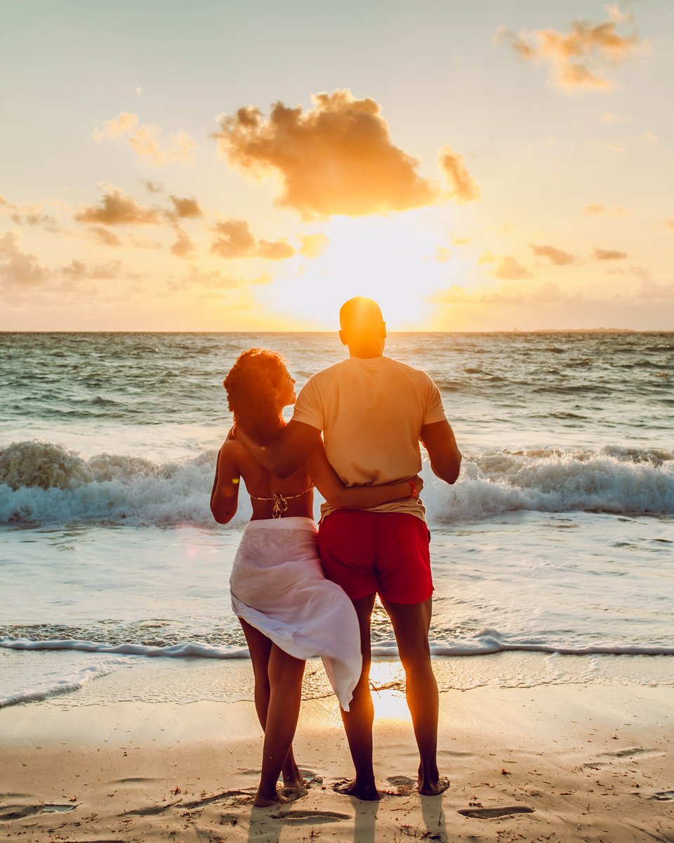 🌇 ¿Cuál es tu lugar favorito para contemplar el atardecer con tu pareja? bit.ly/3wLweTj #RIUasyoulikeit #Vacaciones