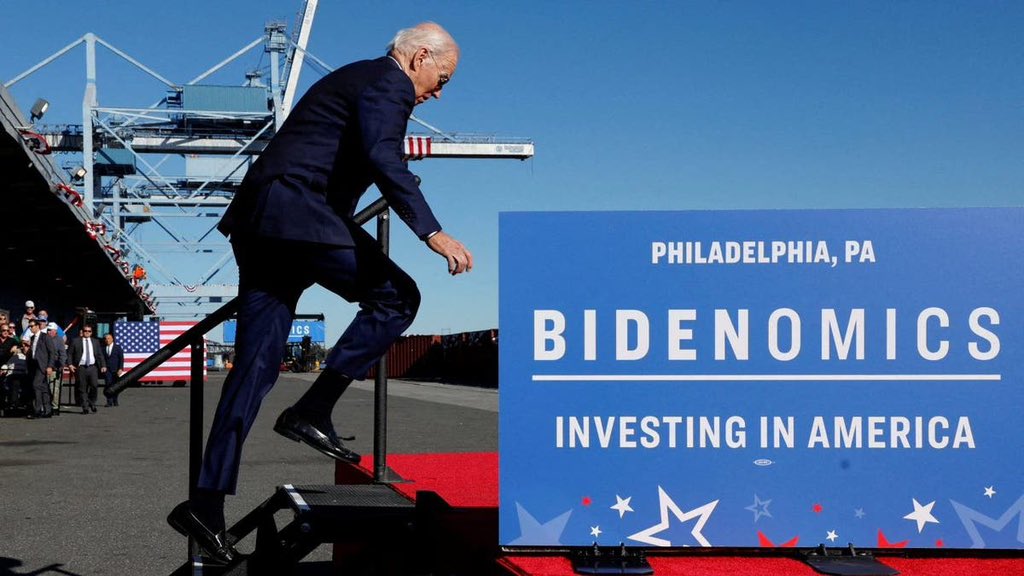 ‼️SINCE BIDEN TOOK OFFICE: Gasoline: 47.8% Groceries: +21.1% Eating out: +21.4% Baby food: +30.5% Pet food: +23.7% Rent: +20.9% Electricity: +28.3% Natural gas: +26.9% Used cars: +20.9% Air fare: +32.7% Public transportation: +22.2% Real average weekly earnings: -3.9%