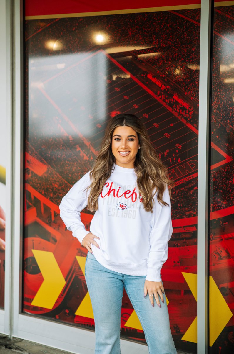 Stay comfy this spring and beyond in the women’s lightweight crew neck from MSX by @michaelstrahan. The cotton/spandex blend ensures all-day comfort while stylish graphics showcase your @Chiefs pride. Visit the Pro Shop or call 816-920-8223 for shipping or pickup!