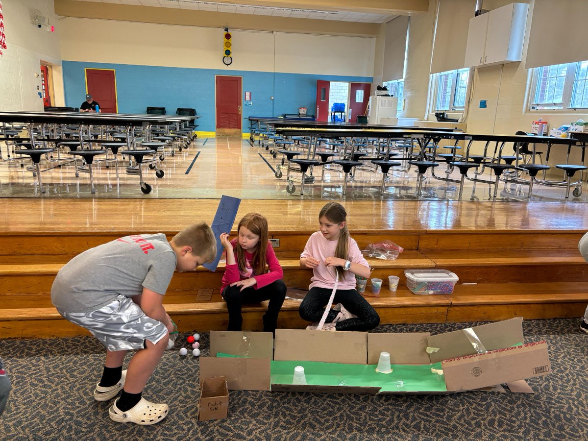 🎪📚 Harman Elementary's third graders brought economics to life with their very own carnival! 🎉 Inspired by Caine's Arcade, they put their knowledge of goods/services, producer/consumer, and opportunity cost into action. 🎟️🎈#OneOakwood