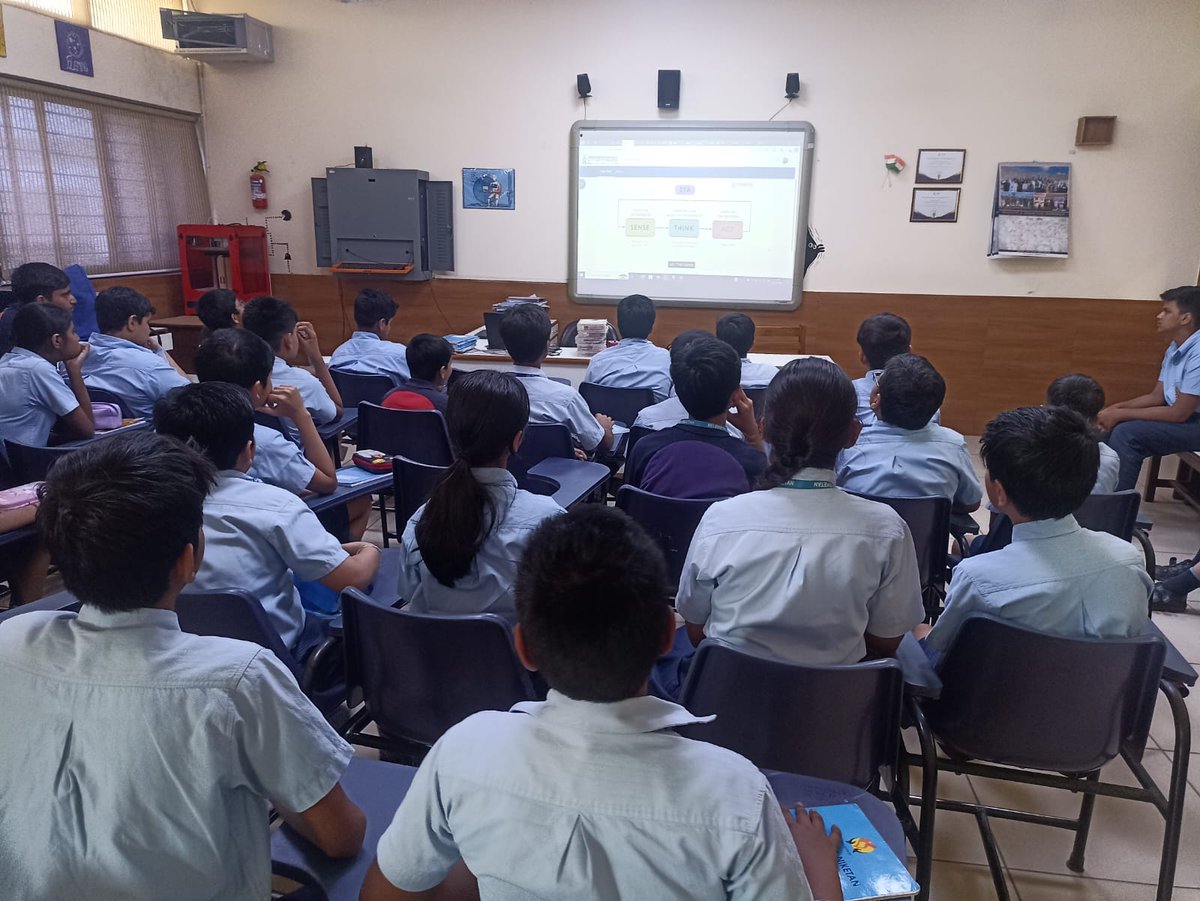 stemrobo's tweet image. If you want your school kids to excel in their future endeavors, join hands with India's Leading STEM and Robotics company and introduce meaningful STEM curriculum aligned with NEP 2020 in the New Academic year 2024.
#roboticscentreforkids #AIforSchools
#newacademicyear2024
