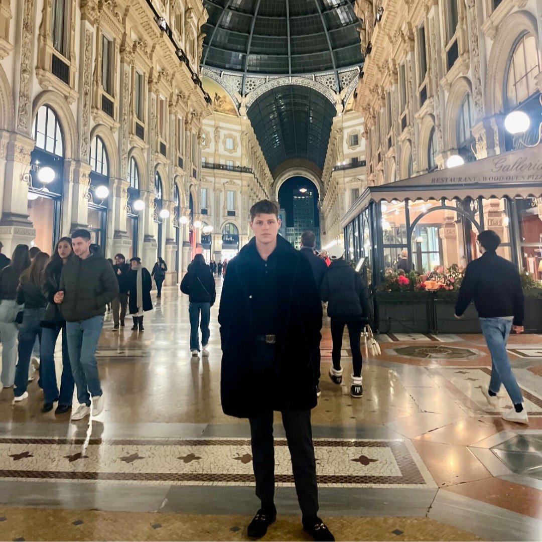 Meet #GilmanScholar Paulie Savastano; he's currently studying abroad in Florence, Italy for the semester! He majors in political science and minors in Italian language. We can't wait to hear about his experiences! 🌎🤘