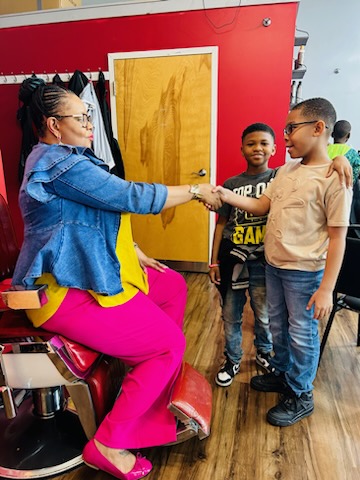 #GrowingInGCS | Scholars in Parkview Elementary's lunch and learn program took a field trip to Heads Up Barber & Beauty in Greensboro. They received VIP treatment, with haircuts, lunch and grooming lessons. ✂️