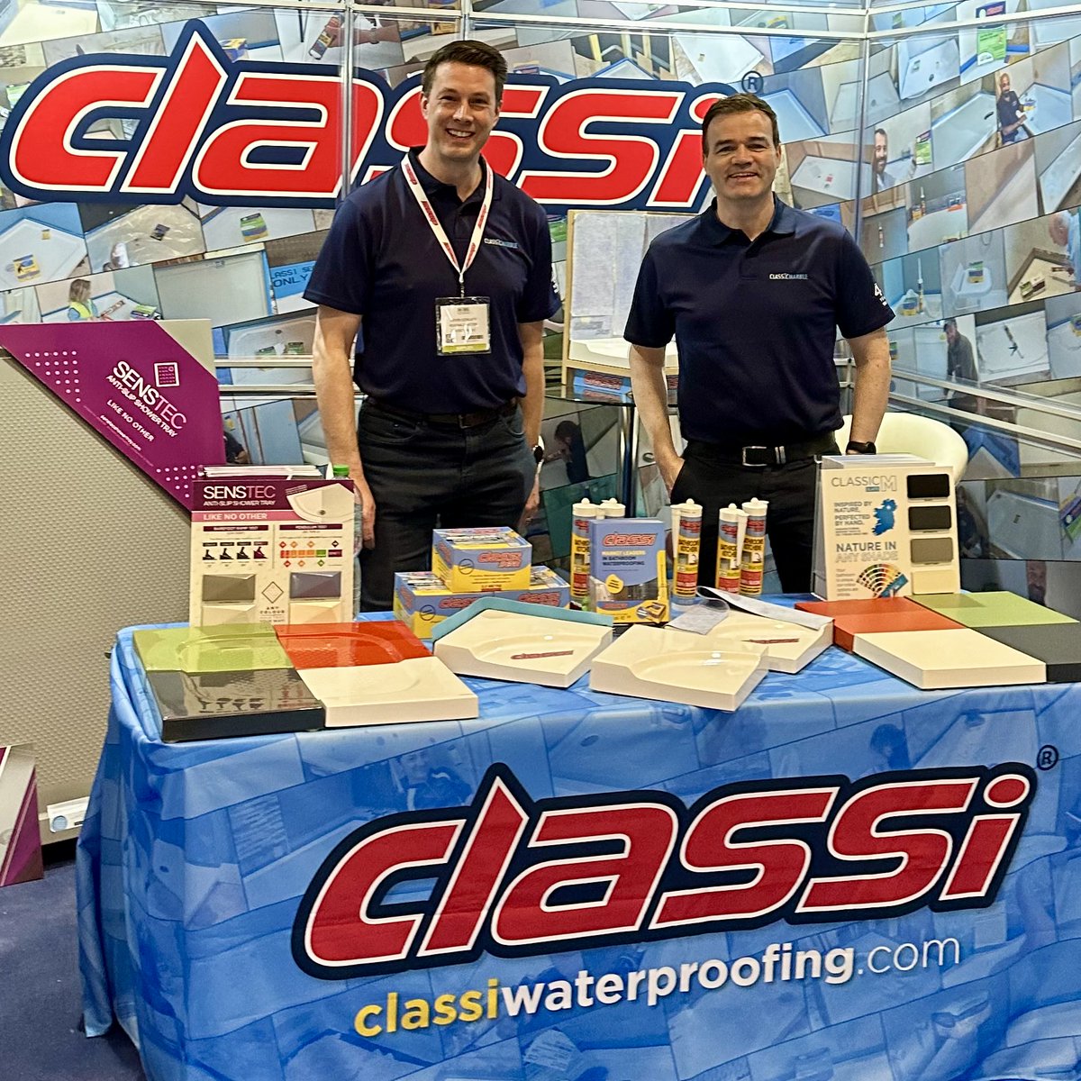 How many SENSTEC colours can you see in this image? 🎨 

Guesses in the comments.

We are at the @NMBS show, at booth 356 with @Classi, showing off our anti-slip trays. Come say hi! 👋