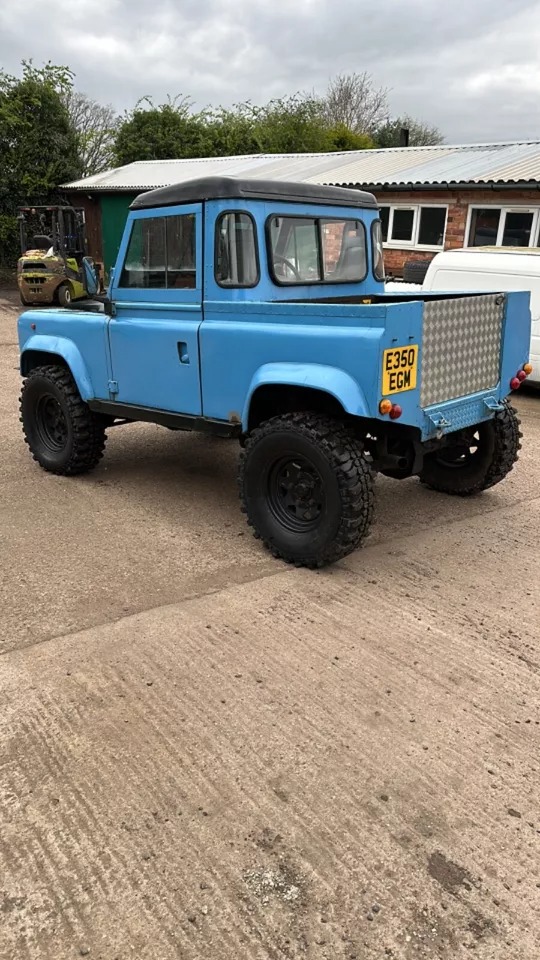 Ad:  LAND ROVER 90 PICK UP 200TDI PROJECT
On eBay here -->> ow.ly/hCoA50Rc8eB

 #LandRover90 #LandRoverProject #LandRoverForSale #LandRoverLife #LandRoverNation #OffRoadLife #ClassicCarProject #CarRestoration