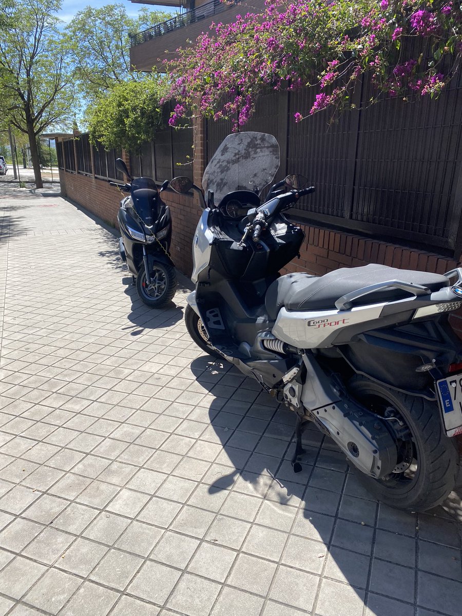 rosaleda_grx's tweet photo. @aytogr @PoliciaGr Esto es lo que pasa cuando @PoliciaGr no actúa pese a los avisos… que otros hacen lo mismo. https://t.co/6o0vNfhguK