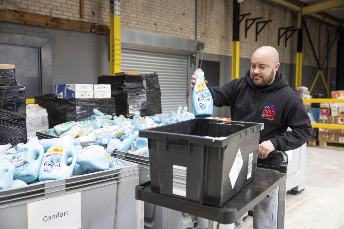 ✨Volunteering Opportunity: Brick Multi-Bank Warehouse Assistant✨If you're ready to roll up your sleeves and make a meaningful impact in your local community, we want to hear from you! 🤝>> thebrick.org.uk/vacancies/volu… #VolunteerOpportunity