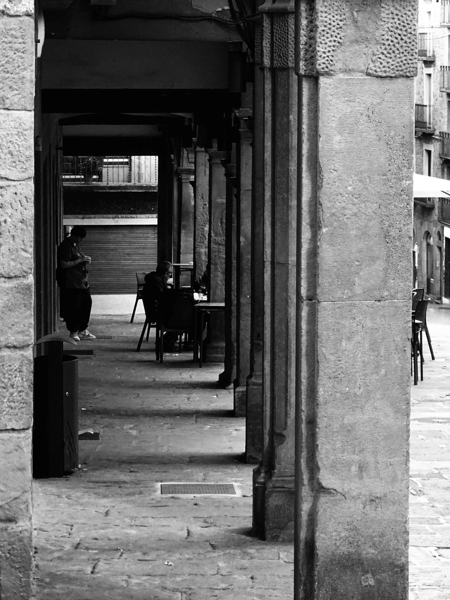 Columnes de bar...Solsona #solsona #solsonès #païsoscatalans #catalunya #landscapephotography #landscape #landscapes #landscape_captures #landscape_lovers #streetstyle #streetsphotography #street #bnw #bnwphotography #bnwmood #bnw_greatshots #bnw_captures #bnw_rose