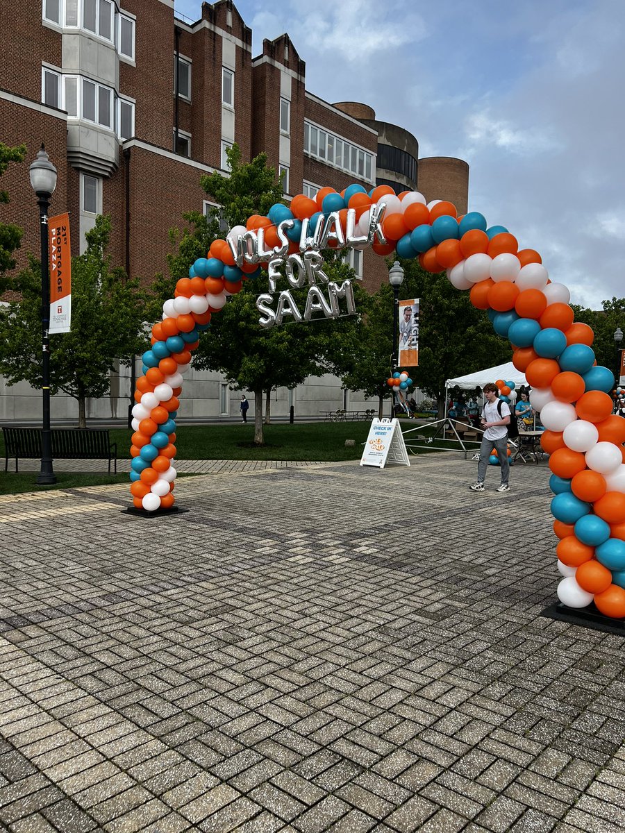 I’ve said it before, and I’ll say it again: no one loves a balloon arch quite like the University of Tennessee.