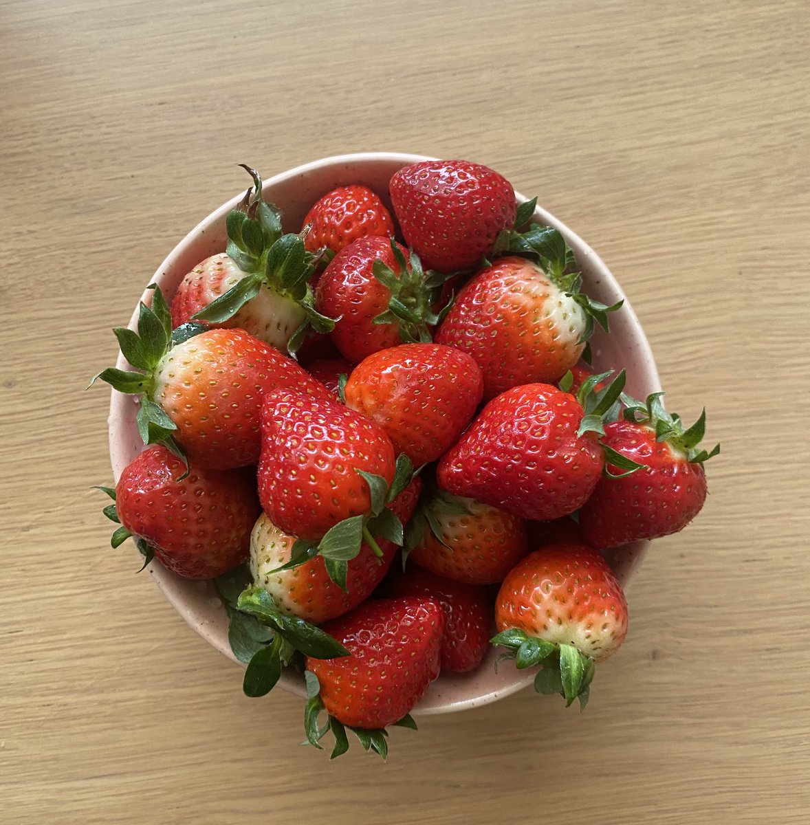 Yummy strawbs🥰🥰