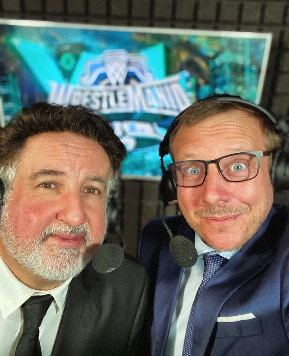 Ils sont prêts pour la 2ème nuit de #WrestleManiaXL 🔥​ @PhilippeChereau et @CAgiusILD vous attendent ce soir à 20h55 sur #ABXplore pour vivre cette fin d'aventure avec vous 😍​ ⚠️​ RAW est décalé à demain soir 20h55 ⚠️