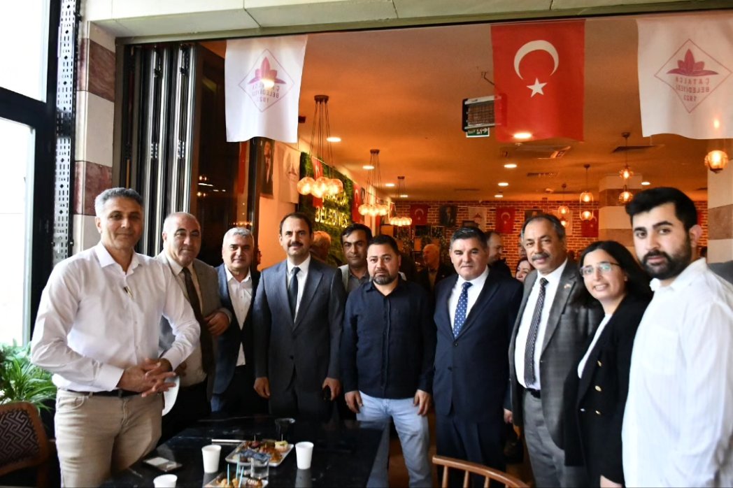 İlçemiz, Ramazan Bayramı Bayramlaşma programı Millet Bahçesinde gerçekleştirildi.

Program sonrası Kaymakamımız Erdoğan Turan Ermiş ve Belediye Başkanımız Erhan Güzel, 24 saat esasiyle vazife başında bulunan Jandarma, Emniyet, Sağlık ve İtfaiye personellerini ziyaret ettiler.