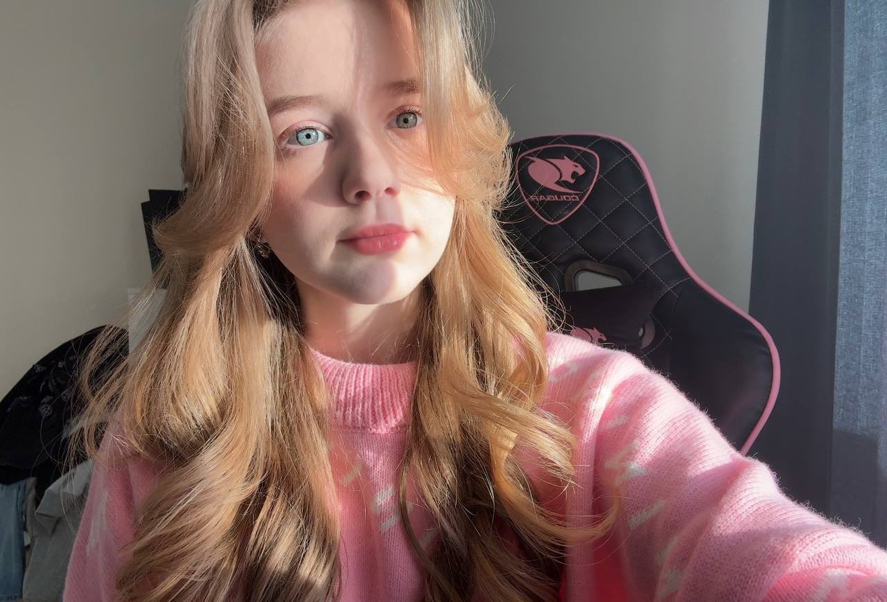 Angellmarr 🍊 on X: Поймала солнышко ☀️ Так выглядят реснички без туши I  caught the sun ☀️ Thats what eyelashes look like without mascara beutiful  beautifulgirls angellmarr t.cotj5RO5rpv4  X