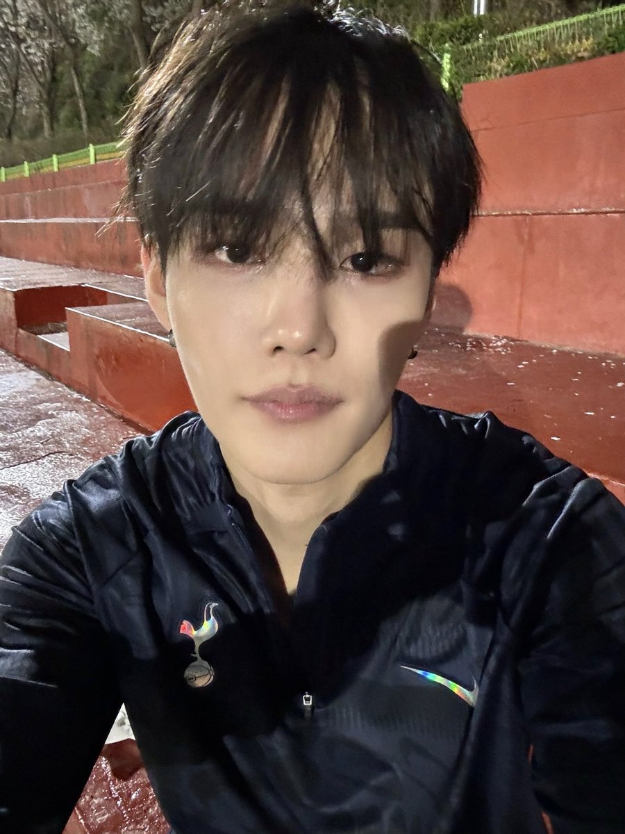 DungSH_0723's tweet photo. RT @CIX_twt: Mark Edward 😎

#CIX #FIX #승훈 #김승훈 #내편들 #KIMSEUNGHUN #SEUNGHUN #スンフン #BDU https://t.co/2cbPuG5VqT