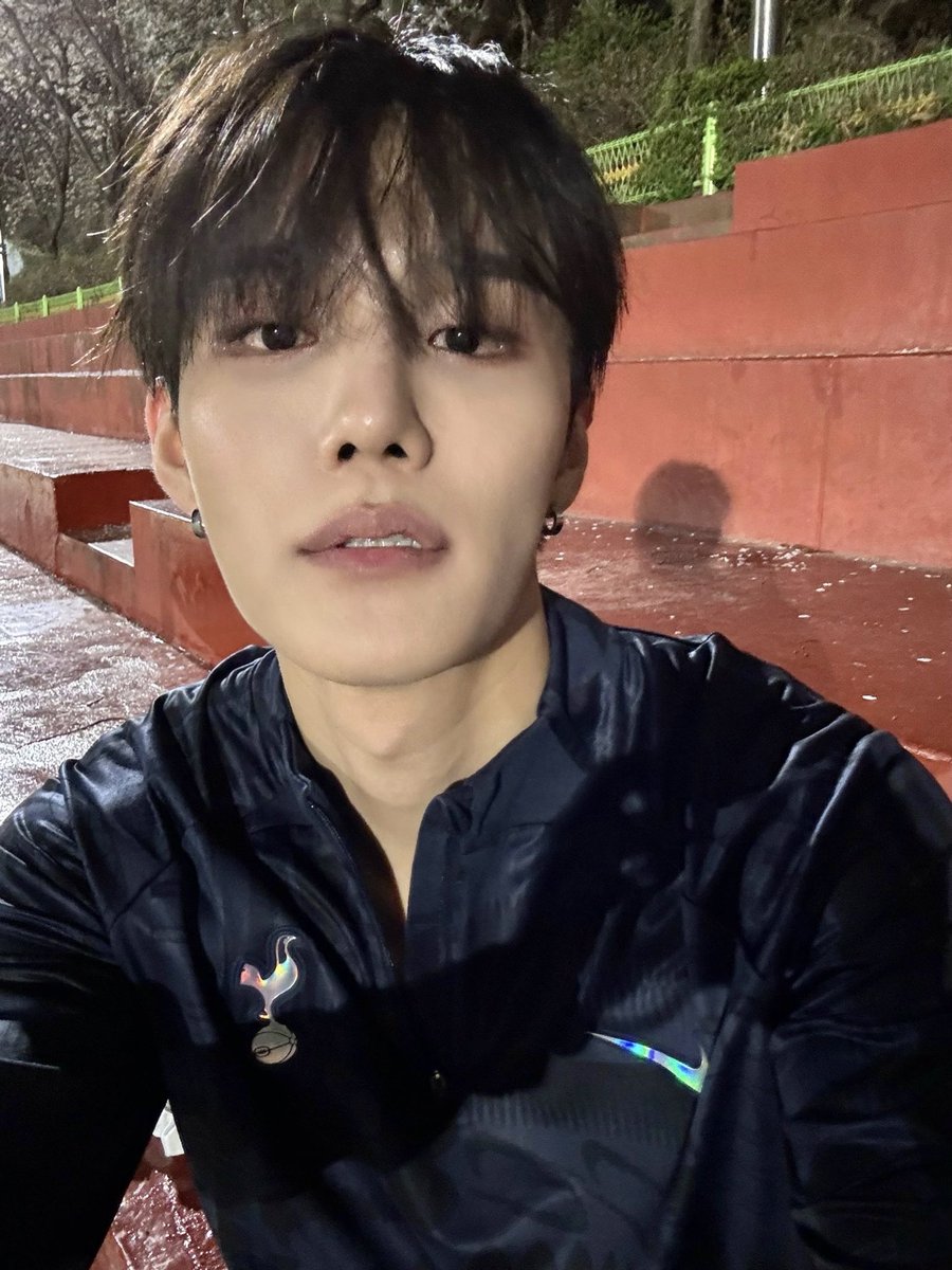 DungSH_0723's tweet photo. RT @CIX_twt: Mark Edward 😎

#CIX #FIX #승훈 #김승훈 #내편들 #KIMSEUNGHUN #SEUNGHUN #スンフン #BDU https://t.co/2cbPuG5VqT