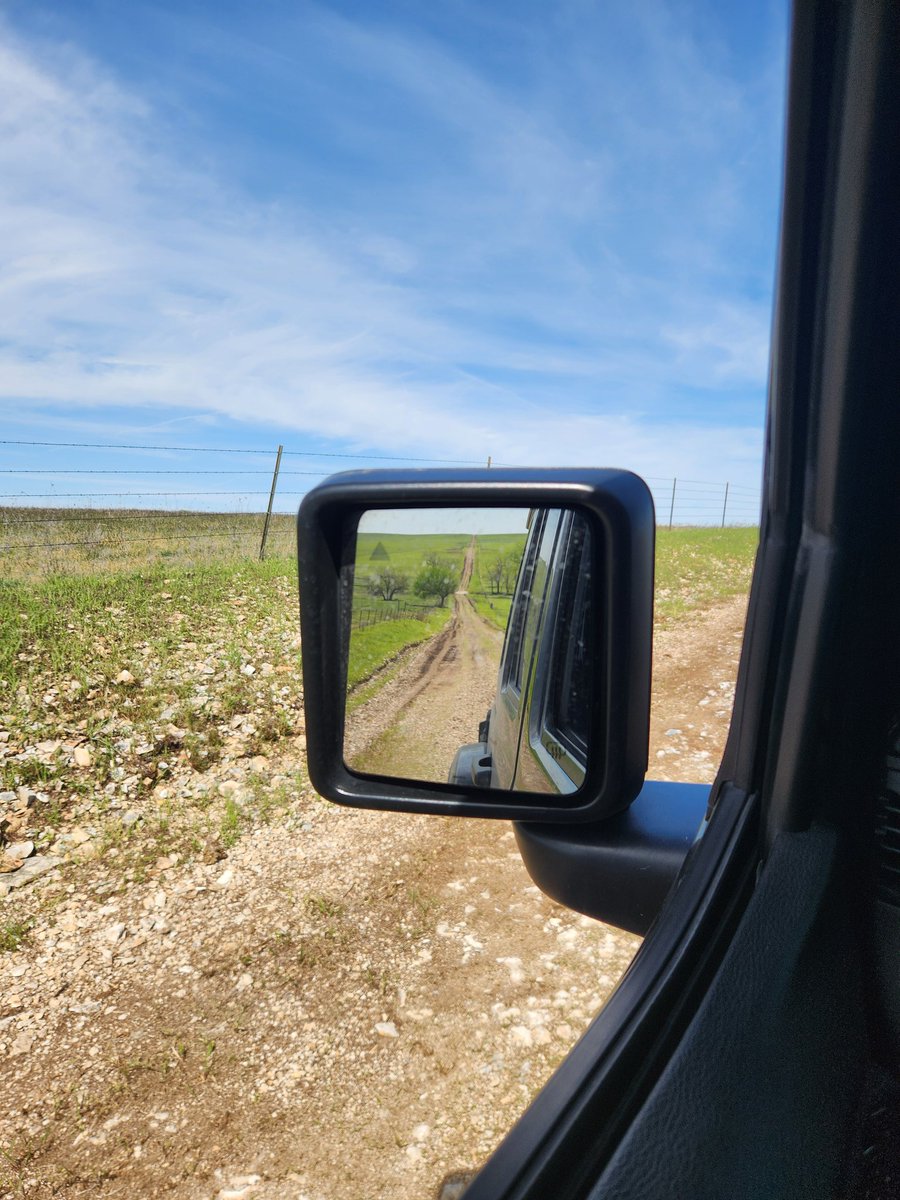 JeepersOTPlains's tweet photo. Great day to go wandering the Flint Hills...
#kansasbackroads #nofilterneeded #jeeplife #jeepnation #gowander #blackjeep #flyoverstate https://t.co/MpqahdilcM