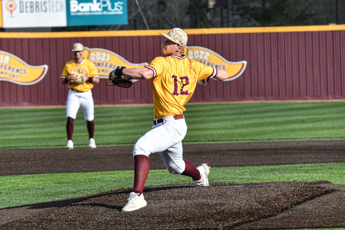 Relentless No. 3 Pearl River sweeps rival No. 13 Jones College

📰prccathletics.com/sports/bsb/202…

#RRR🐾