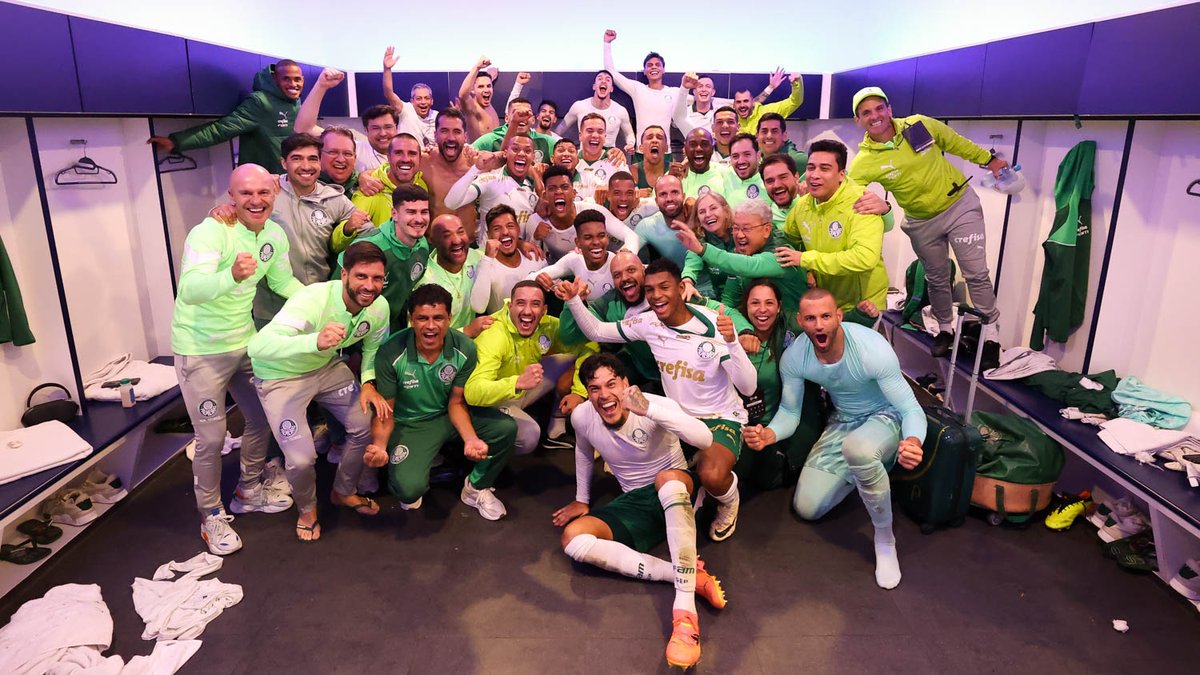 AQUELE QUE NUNCA DESISTE. AQUELE QUE JAMAIS ESMORECE. PALMEIRAS, MAS PODE ME CHAMAR DE 𝐎 𝐓𝐈𝐌𝐄 𝐃𝐀 𝐕𝐈𝐑𝐀𝐃𝐀! 💚

#AvantiPalestra #IDVxPAL
#AlmaECoração