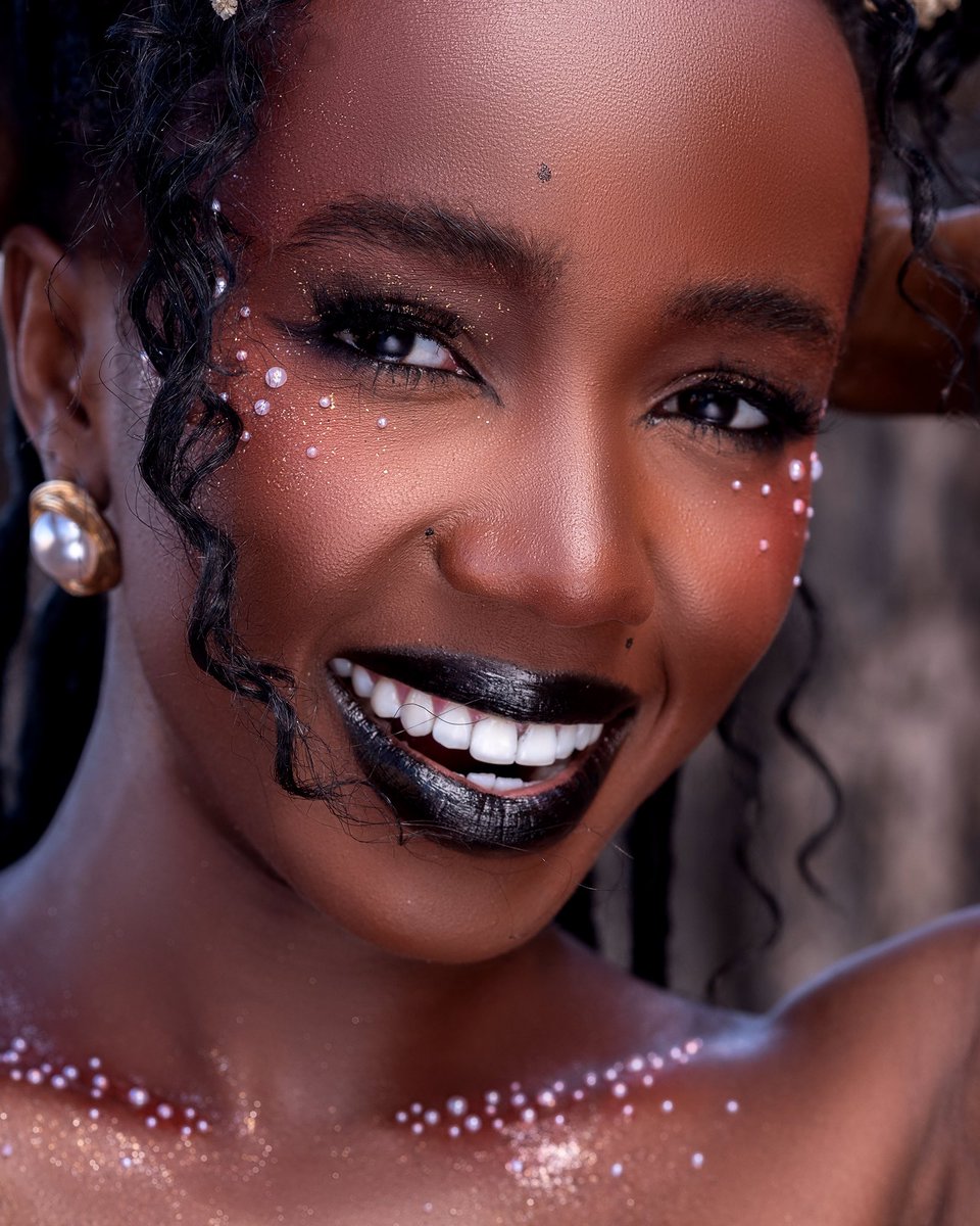 crystalmodelsUG's tweet photo. Heaven on Earth❤️with our young beautiful @muhindowinnielaura5 
Makeup @faith_kcreating 
Photography by @iphotoug 

#cmagirls #crystalmodelsafrica https://t.co/Epcz23VCZ9