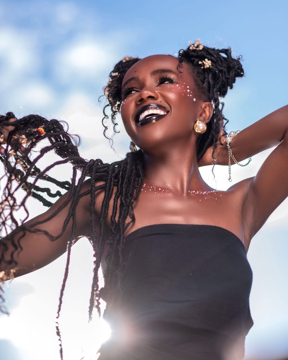 crystalmodelsUG's tweet photo. Heaven on Earth❤️with our young beautiful @muhindowinnielaura5 
Makeup @faith_kcreating 
Photography by @iphotoug 

#cmagirls #crystalmodelsafrica https://t.co/Epcz23VCZ9