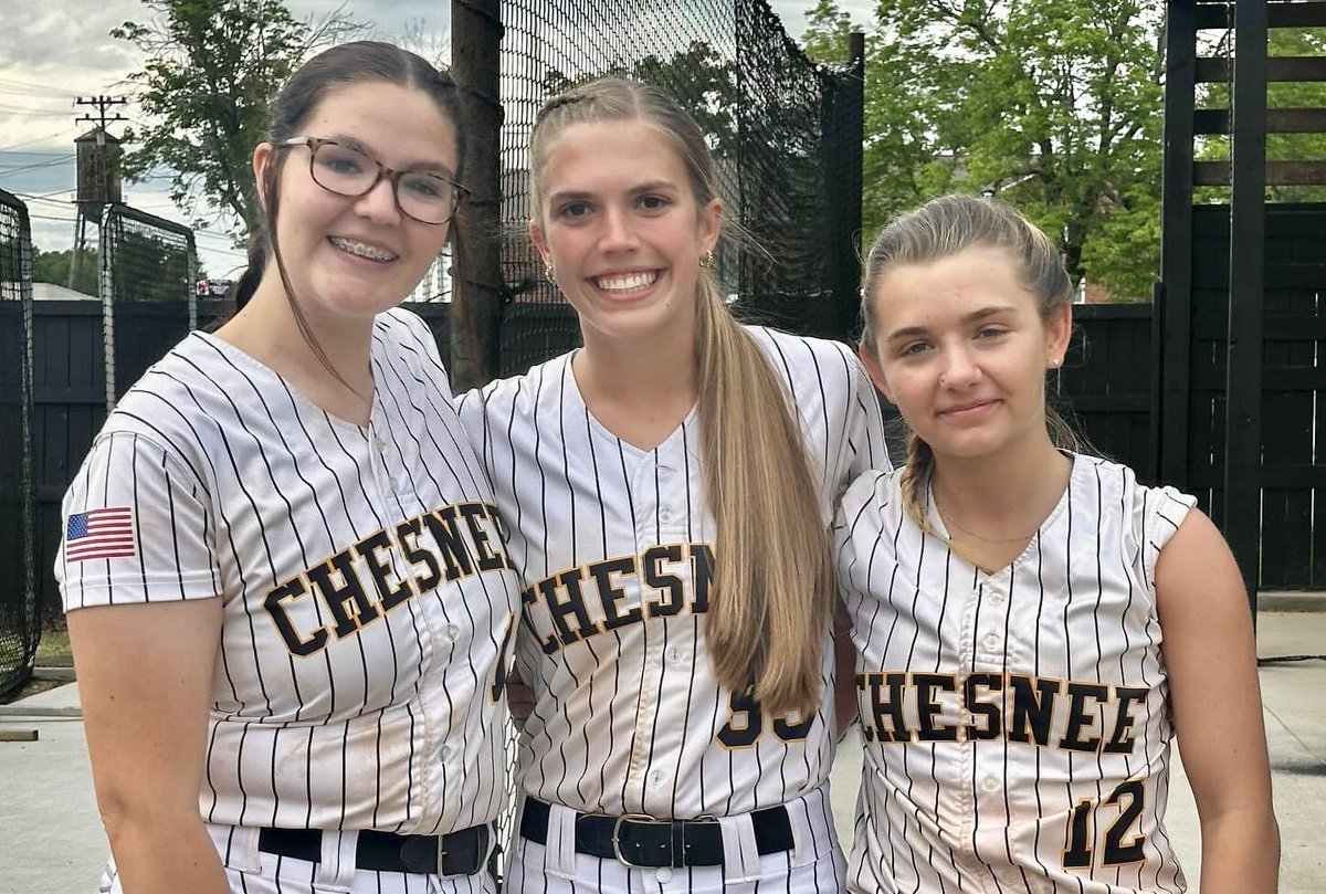 Chesnee Softball Honors Seniors With Big Win Over Woodruff on Wednesday Night 

@BSSportsJournal @Chesnee_Eagles @ChesneeUpdates @CHSsoftball2023 

@AndrewEison was there to recap the action 

boilingspringssportsjournal.weebly.com/chesnee/chesne…