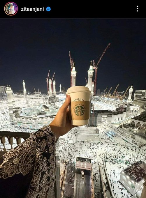 abu_waras's tweet photo. Demi urusan Dunia, rela berbuat seperti ini terhadap agamanya sendiri. Semoga engga bisa minum, atau air yang melewati kerongkonganya akan tetap membuatnya haus.  
-Cukup Aminkan 40 orang saja- https://t.co/RhH2HJPFp7