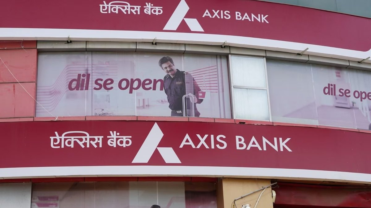 #AxisBank reported a Q4 #Netprofit of 5728 crore YoY. The bank's operating #profit for the #quarter rose 15% YoY to 10536 Crore, and net interest #income grew 11%. The #bank has said it has made a specific #loan loss #provision of 832 crores.

#MAR #Buisnessnews #stockmarket