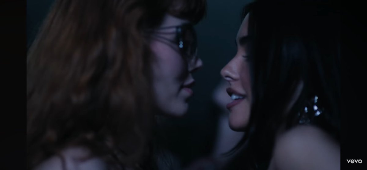 Madison Beer ปล่อยเอ็มวีเพลง Make You Mine มาแล้วค่ะ ครั้งนี้เธอร่วมกำกับเองด้วยและถ้าสังเกตดูจะเห็นว่าเอ็มวีได้แรงบันดาลใจมาจาก Jennifer’s Body ด้วย ถูกต้องที่สุดจริงๆ