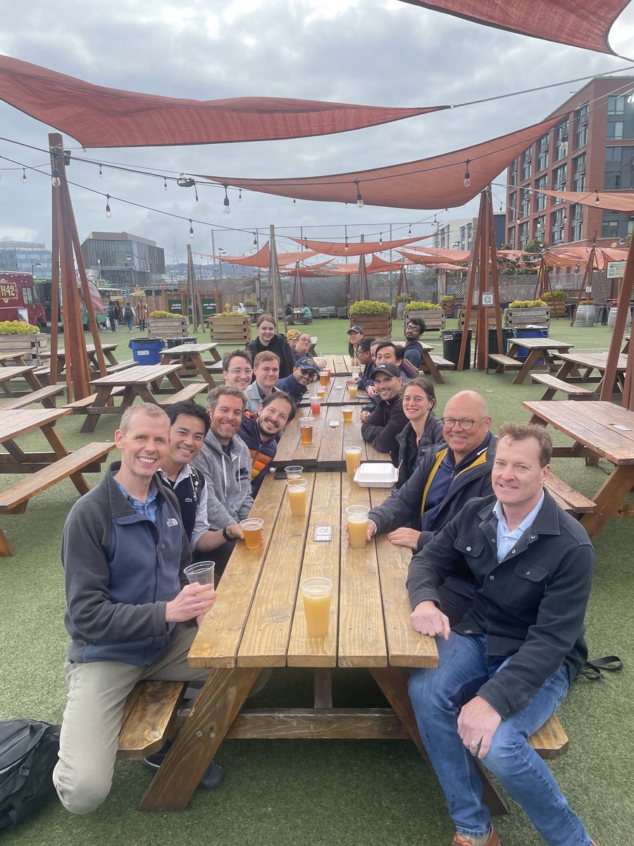 Happy Hour after a fantastic day of proteostasis science with guest Bernd Bukau ⁦@BukauLab⁩, first in our ⁦@UCSFGradDiv⁩ minicourse and then marathon joint group meeting with ⁦@INDUCSF⁩ ⁦@SouthworthLab⁩ ⁦@GestwickiLab⁩ ⁦@KampmannLab⁩!
😍