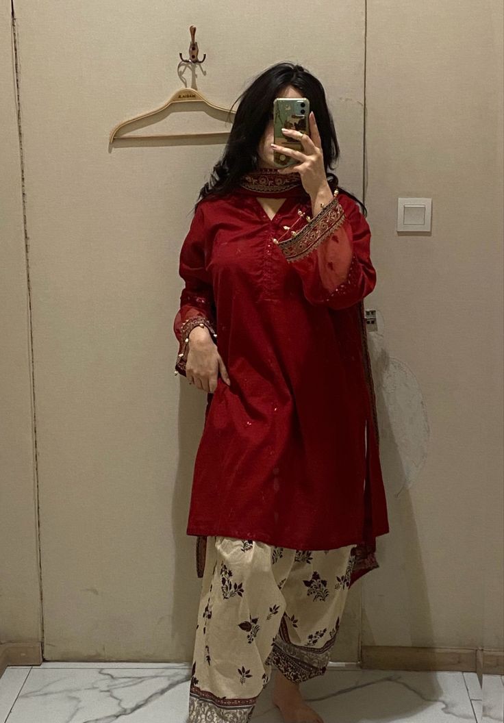 ہر کوئی کسی نا کسی پے مر رہا ہے۔۔ 😔😔 
تم میرے لیے بے ہوش ہی ہو جاؤ 😊😊