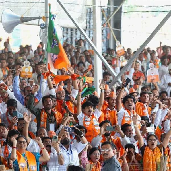 BJP4Sagar1's tweet photo. मोदी रंग में छाया, सागर में खुमार,
फिर एक बार,आयेगी भाजपा सरकार।
#मोदीमय_मध्यप्रदेश #MPkeMannMeModi #ModiHaiToMumkinHai https://t.co/vdjXtmn5Jt
