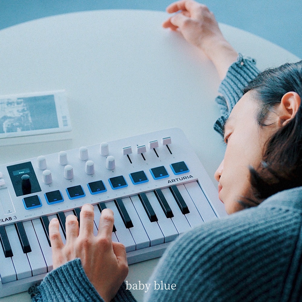 NUPLAY_Official's tweet photo. 서울다반사 - baby blue (Feat. Eight'O) 
  
🎧
Melon https://t.co/D53C1Siz23
Ginie Music https://t.co/KqOsx2RVCx
YT Music https://t.co/8VIveTnUXO
Spotify https://t.co/cUmdEnBpq7 

#서울다반사 #seouldabansa #babyblue #EightO #에이로 #Release #누플레이 #NUPLAY #PanEntertainment https://t.co/Z1cXSTI9my