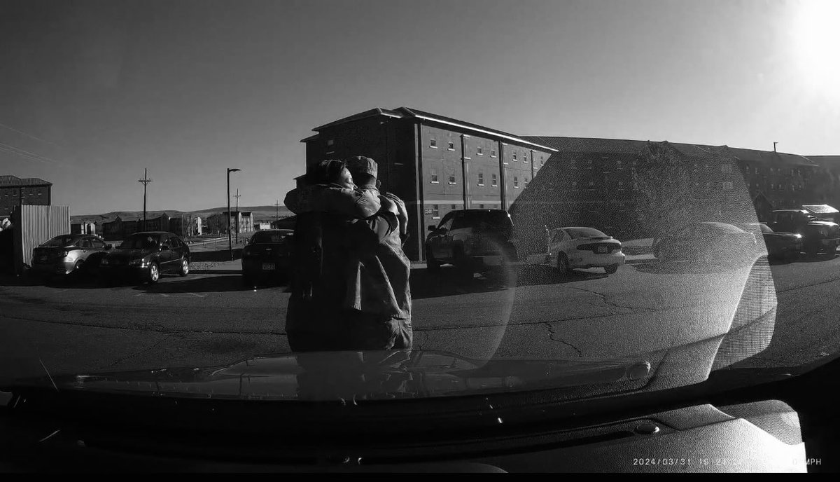 ScarletteTrann's tweet photo. A wholesome moment… 
My dashcam was able to captured an experience that I thought will forever exist only to my memory. https://t.co/raH3CeB68b