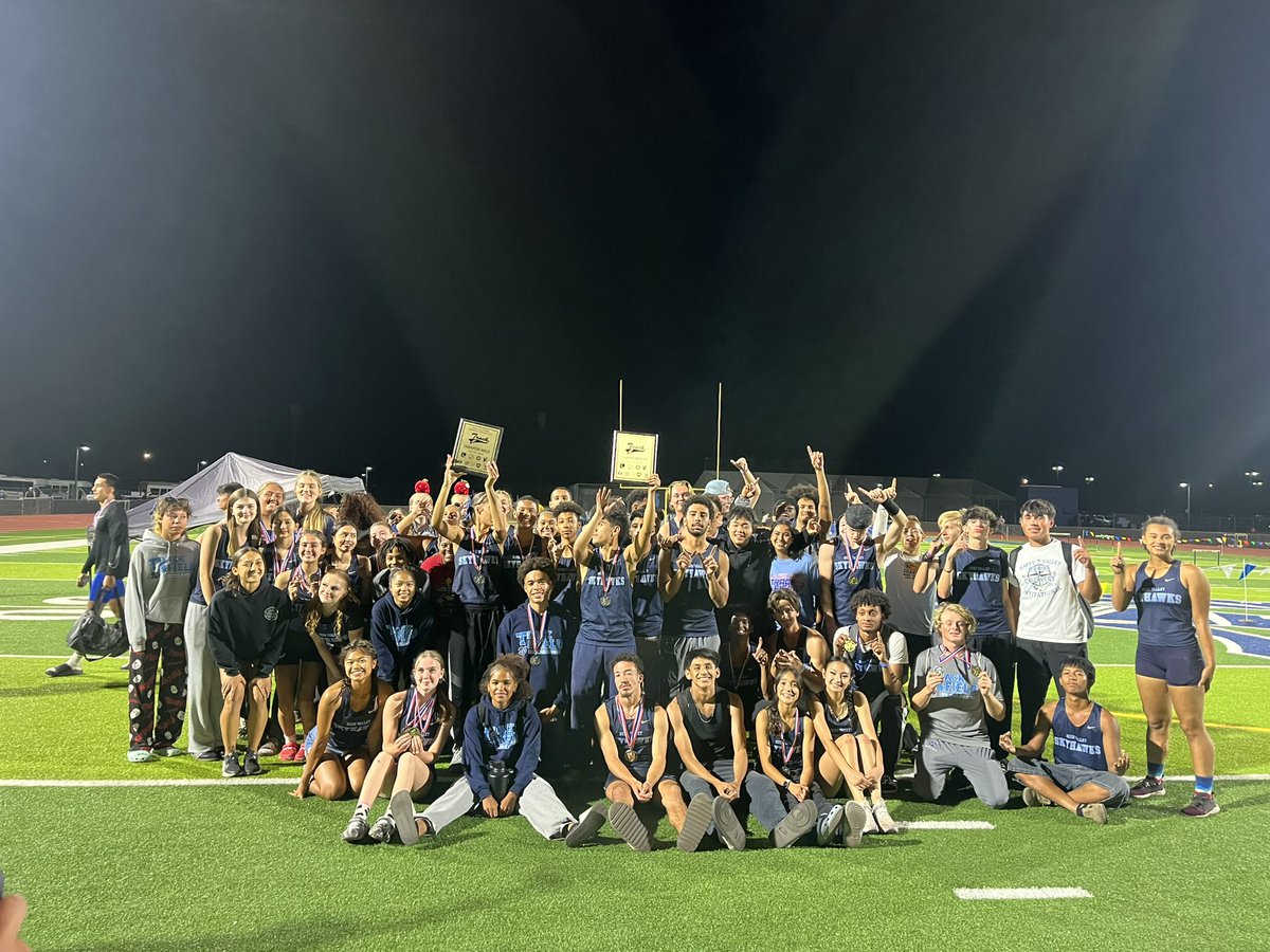 Skyhawk Girls and Boys Track teams winning our Section Meet! Let’s Go Skyhawks! #takeflightdv @DVHSSkyhawks @DvusdA