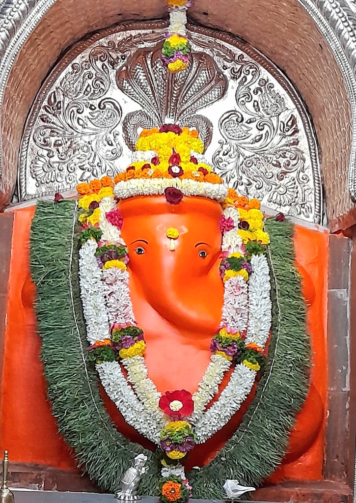 Pune's oldest, benevolent, compassionate Parvati Nandan Ganeshkhind Lord Ganesha comes on Twitter for its devotees🙏 Blessings from Ganesha today on 25th Apr '2024. Aum Gam Ganpataye Namah🙏 Ganpati Bappa Morya🙏