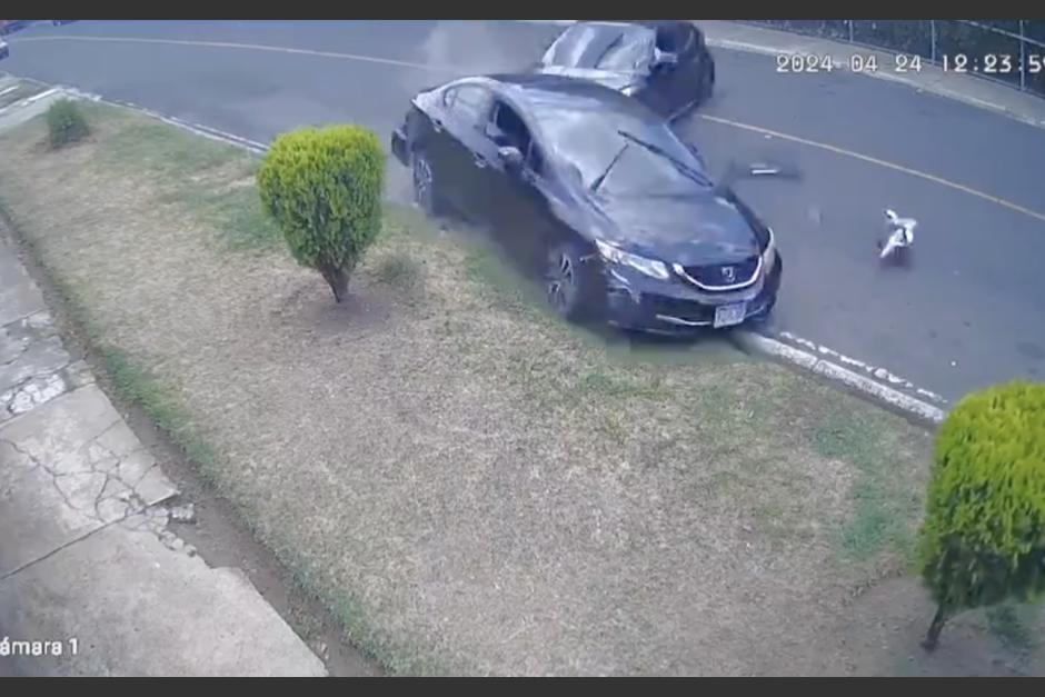 🤔¿QUÉ PASÓ? | Un vehículo se detuvo, pero otro no y terminó colisionando (video)

bit.ly/3w7c2Rg