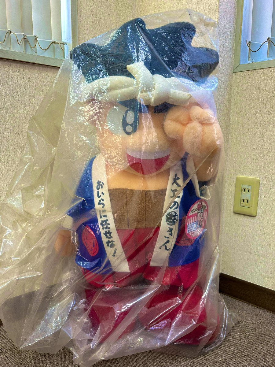 上野に来てます！ 初代の大工の源さんのぬいぐるみ発見！ 28年ものです