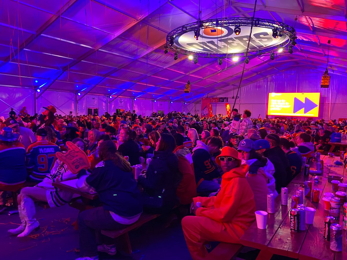 In case you were wondering how the Oktoberfest tent would be received by #Oilers fans… HUGE success - not an empty seat in the place. 2 big TVs on either end, plus the added bonus of not being stuck out in the wind. #playoffs #yeg