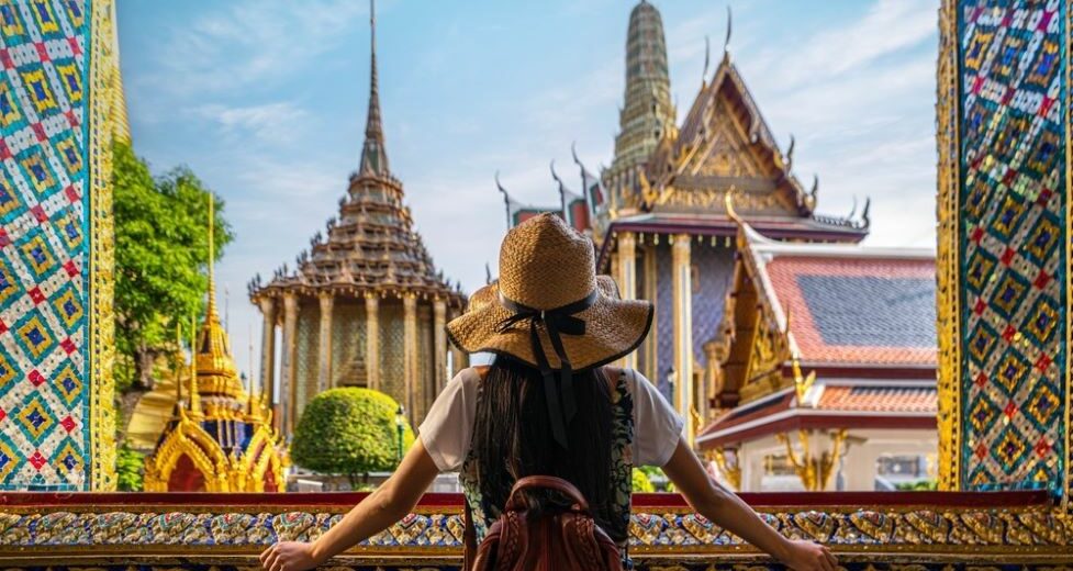 Ready to dive into the vibrant streets of Bangkok? From bustling markets to serene temples, uncover the hidden gems and cultural wonders that make Bangkok a must-visit destination. 🇹🇭✨ Read more in our blog: ow.ly/a4Ft50RlpTO #Bangkok #TravelInspiration #ExploreThailand