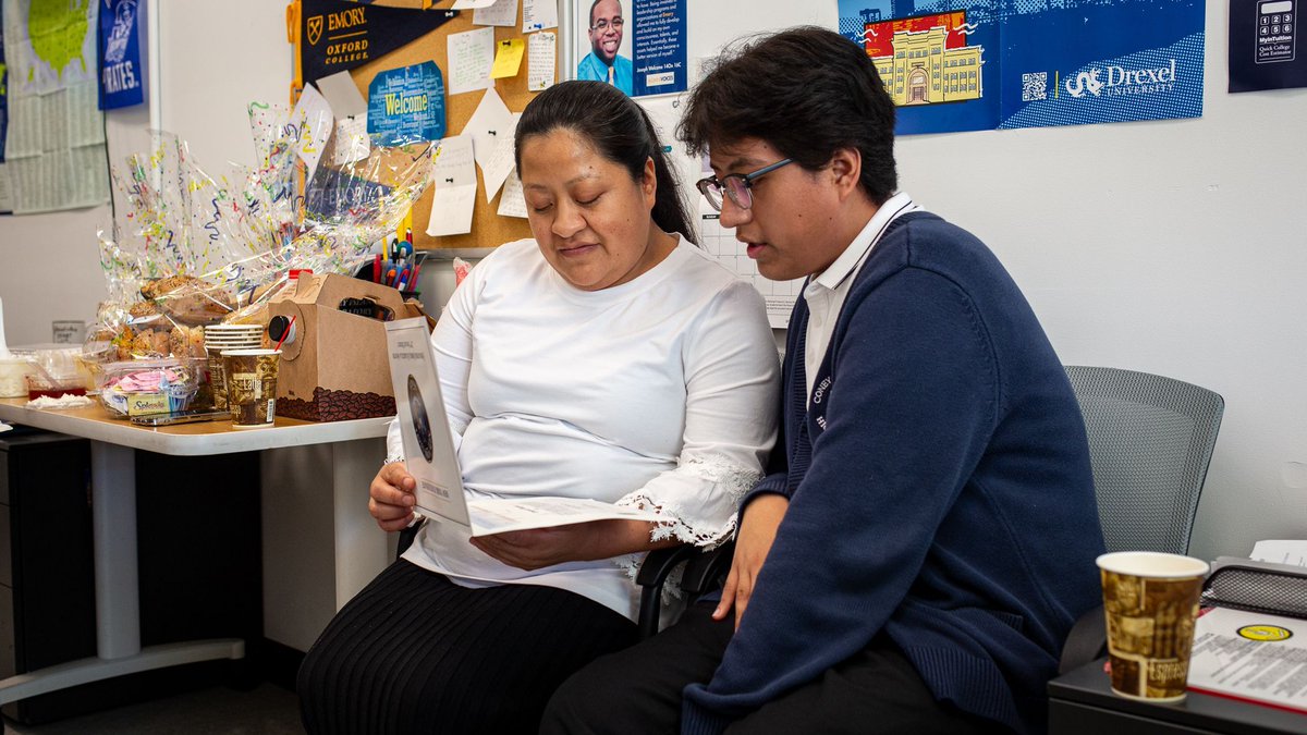 📣 Exciting News! 🌟 Armando from our Class of 2024 received a certificate of achievement from NYS Sen. @jess_scarcella's office, presented by Community Liaison Viomo Emmanuel, for his acceptance into Cornell University! Congratulations Armando!