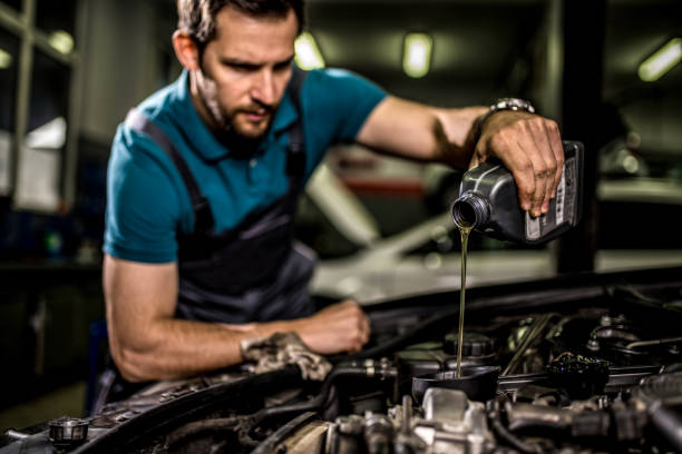 Integrity__Auto's tweet photo. Routine oil changes are vital for engine health and longevity because they lubricate engine parts, reduce friction, prevent overheating, and remove contaminants. Fresh oil ensures optimal performance and extends the life of your engine. https://t.co/xOm5Xcnnfl