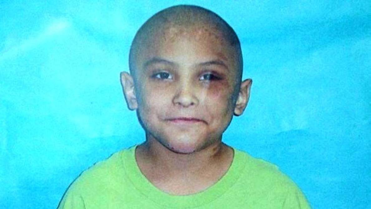 hartaevidencia's tweet photo. NEGLIGENCIA Y TORTURA
Un día antes de la muerte de #GabrielFernandez, Agentes de la oficina del alguacil del condado de Palmdale en los Ángeles, visitaron su casa, por una denuncia de maltrato, que no tomaron en serio. ¿Cómo le falló el sistema al pequeño Gabriel? Abro hilo👇🏽🧵 https://t.co/hYx45T3ZXr