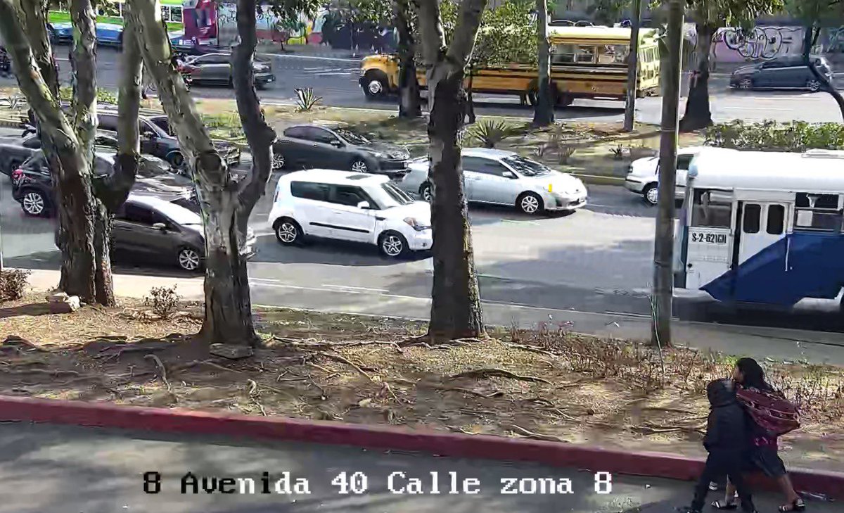 Vehículo con problemas mecánicos está siendo retirado por PNC en bulevar Liberación 8 avenida zona 8

#TransitoGT #TraficoGT #PMTGuatemala #InformacionGT #NoticiaGT #AmilcarMontejo #VialGT #MovilidadGT.