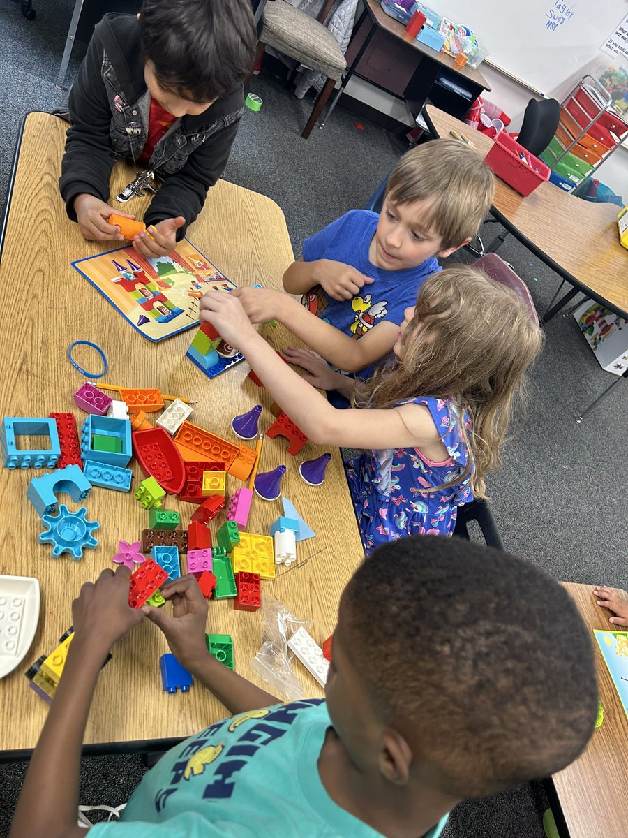 danaraekellner's tweet image. 1st grade rocked Lego STEAM Park today! With minimal teacher interference, students were problem solving, collaborating, engineering, and having tons of fun doing it! #1lisd #leanderisdlib #elementarylibrary #leanderisd #giddensjaguars @GiddensJaguars @LeanderISD_Lib