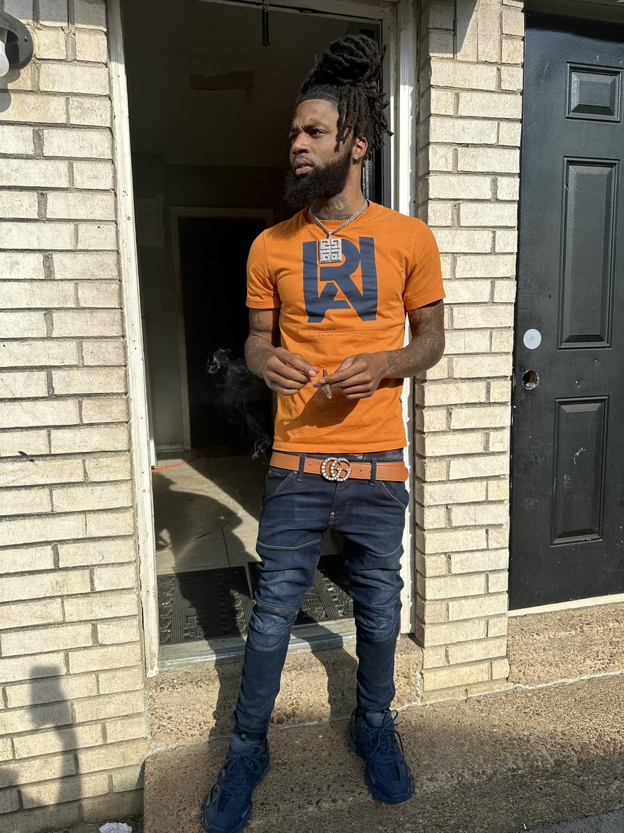 901_BandMan's tweet photo. Yea I rep the 5️⃣ but I’ll put ya 6️⃣ft 💫 https://t.co/0CMr09neeG