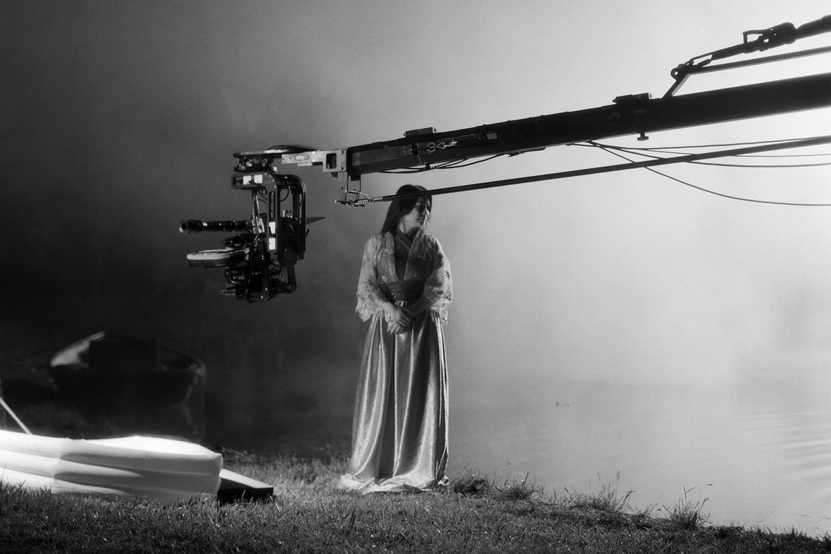 Mitski behind the scenes of the 'Star' music video.
📷|Hannah Claire Baker