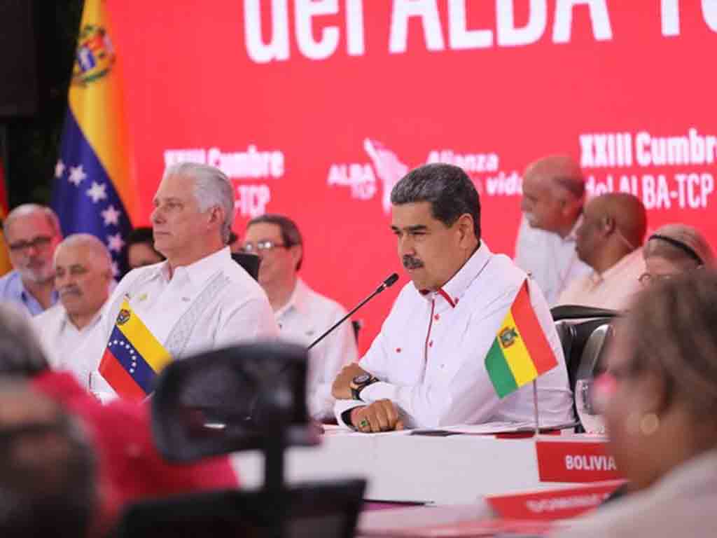 El presidente de #Venezuela, Nicolás Maduro, llamó hoy a los jefes de Estado y de Gobierno del ALBA-TCP a fortalecer la Comunidad de Estados Latinoamericanos y Caribeños (Celac)